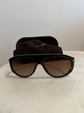 Tom Ford Aviator Tortoise Shell
Sunglasses